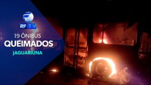 Após incêndio, 19 ônibus ônibus escolares de Jaguariúna ficam destruídos